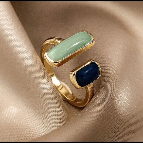 Private Label Jewelry - NWT! Really Retro Ring